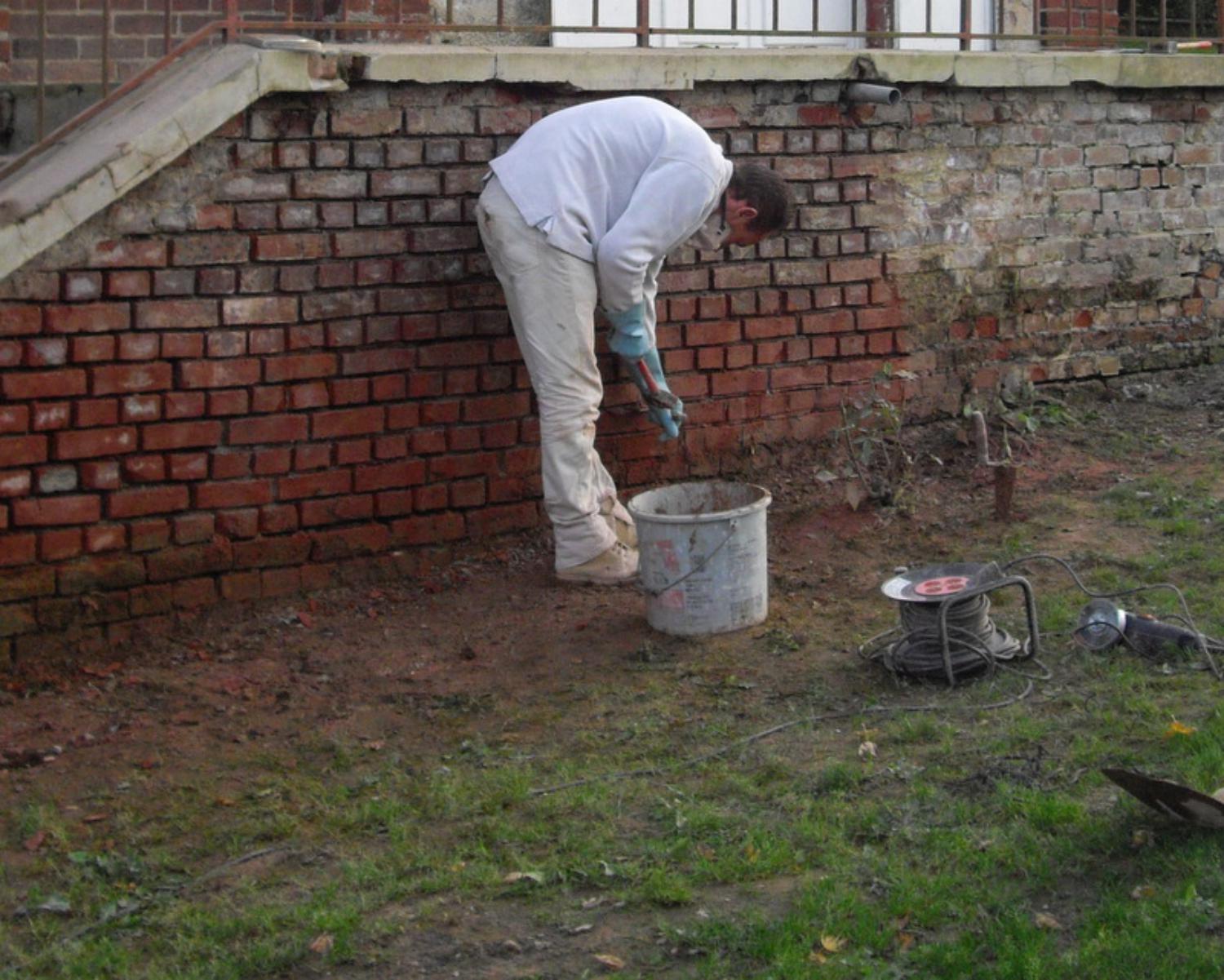 Rénovation de vos murs en brique, joints, pose de vos clotures, maçonnerie ...