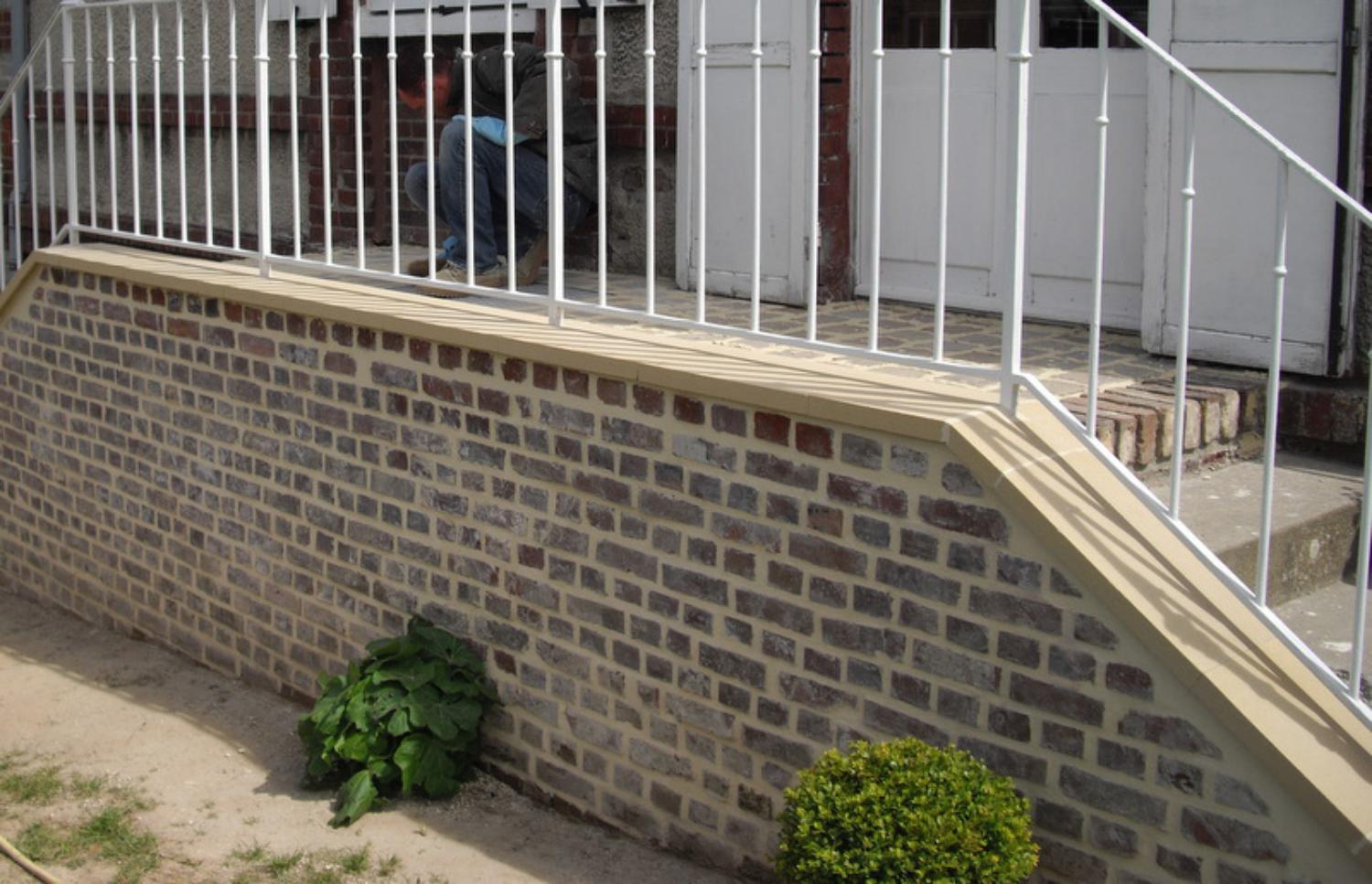 Rénovation de vos murs en brique, joints, pose de vos clotures, maçonnerie ...