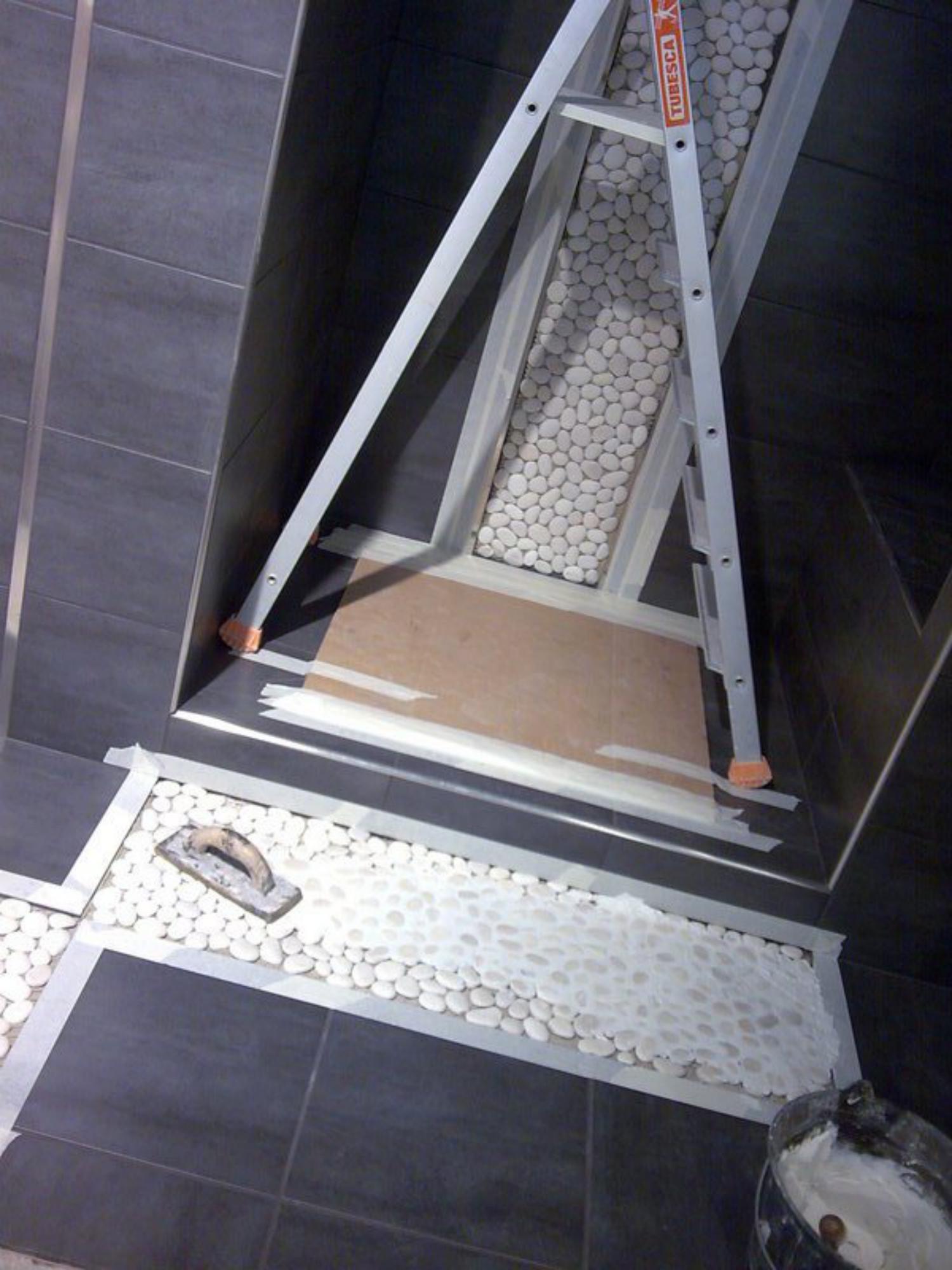 Réhabilitation de votre salle de bain, pose de carrelage, de la faïence, des éléments ...